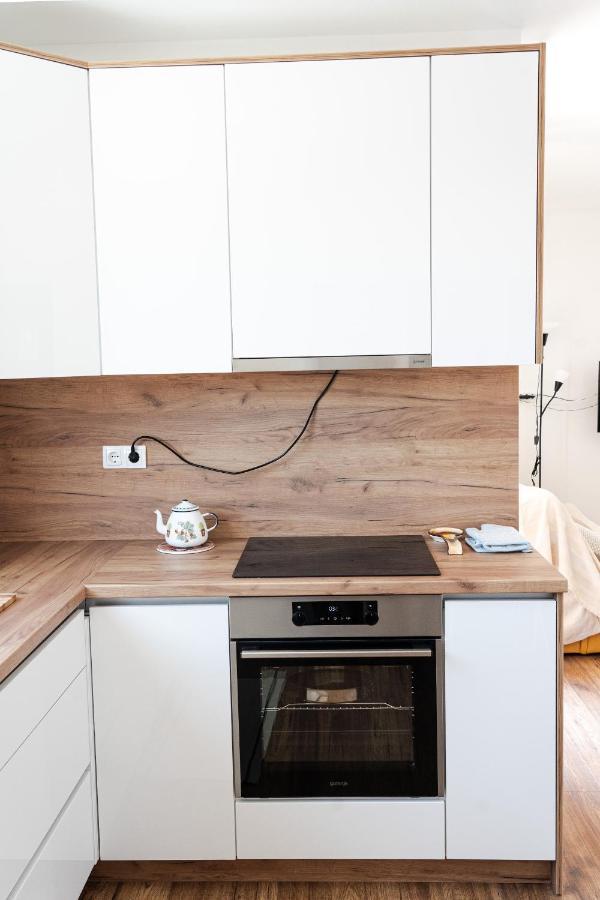 Station 22 - Brand New Apartment With A Terrace And Private Parking 维尔 外观 照片