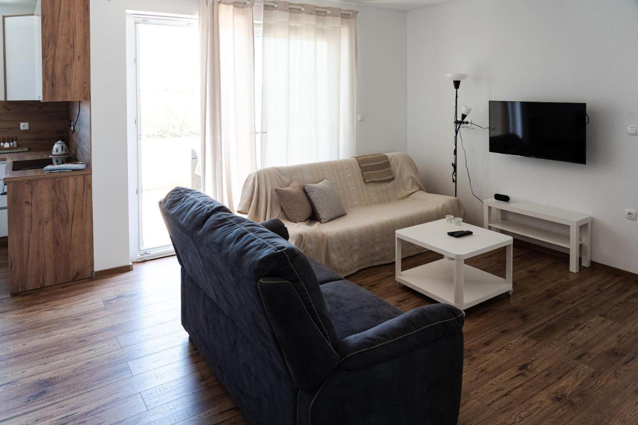 Station 22 - Brand New Apartment With A Terrace And Private Parking 维尔 外观 照片