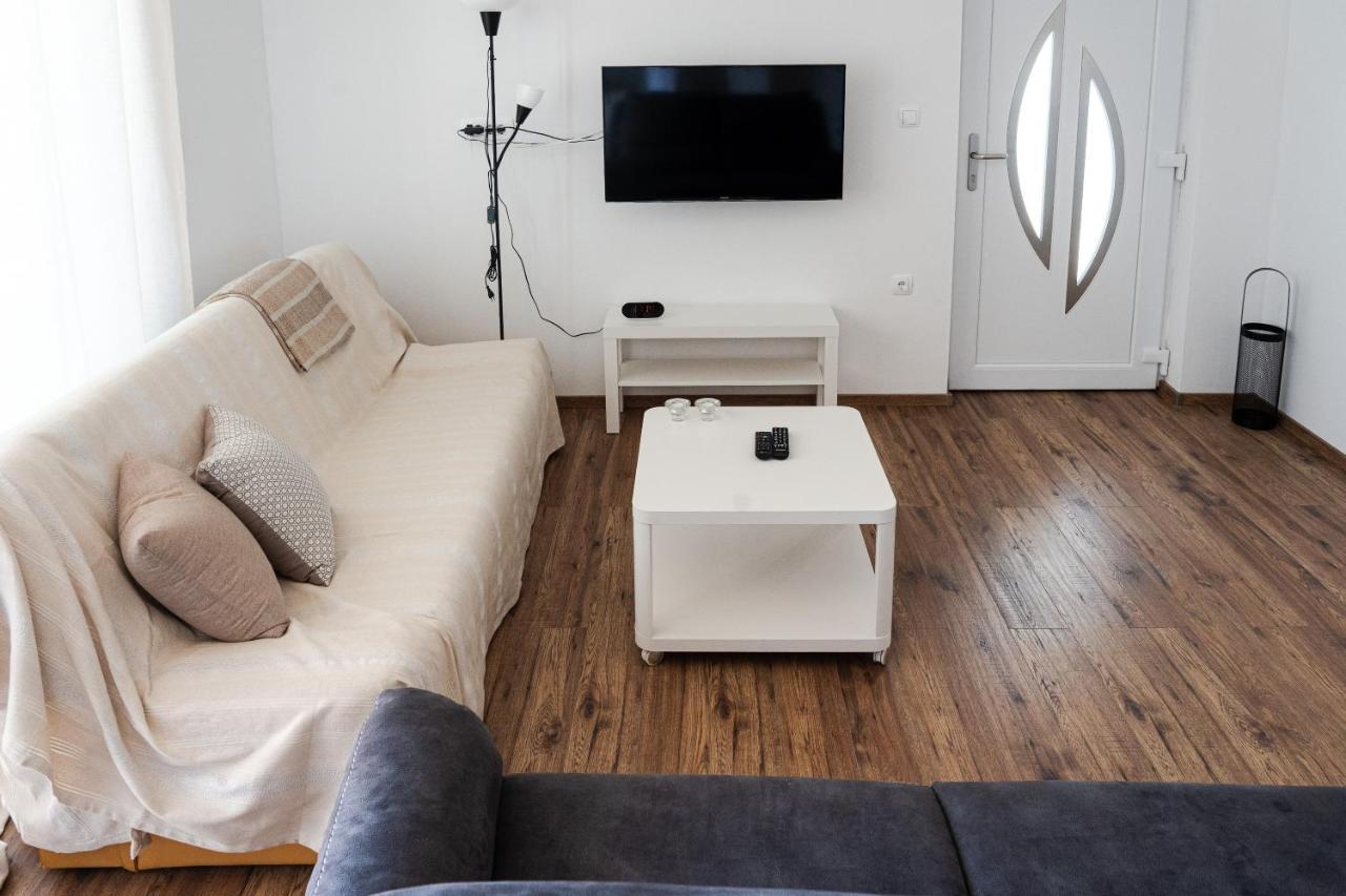 Station 22 - Brand New Apartment With A Terrace And Private Parking 维尔 外观 照片