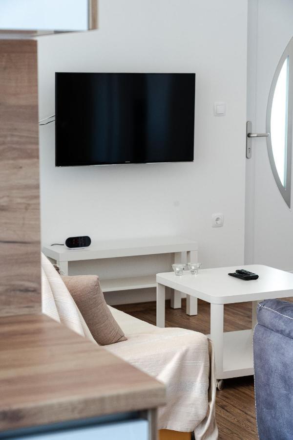 Station 22 - Brand New Apartment With A Terrace And Private Parking 维尔 外观 照片
